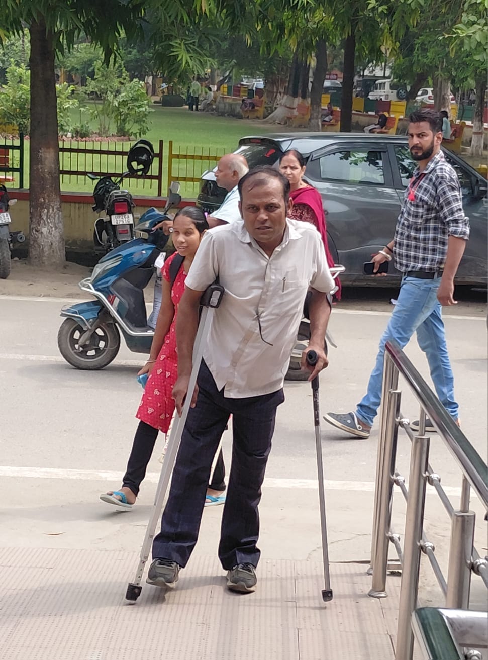 Along with the camp, the pain of the differently-abled also shifted to the trauma center.