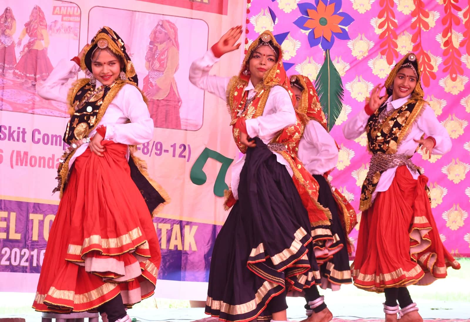 16 मॉडल टाउन स्थित पीएम श्री राजकीय कन्या वरिष्ठ माध्यमिक विद्यालय में खंड स्तरीय सांस्कृतिक मह