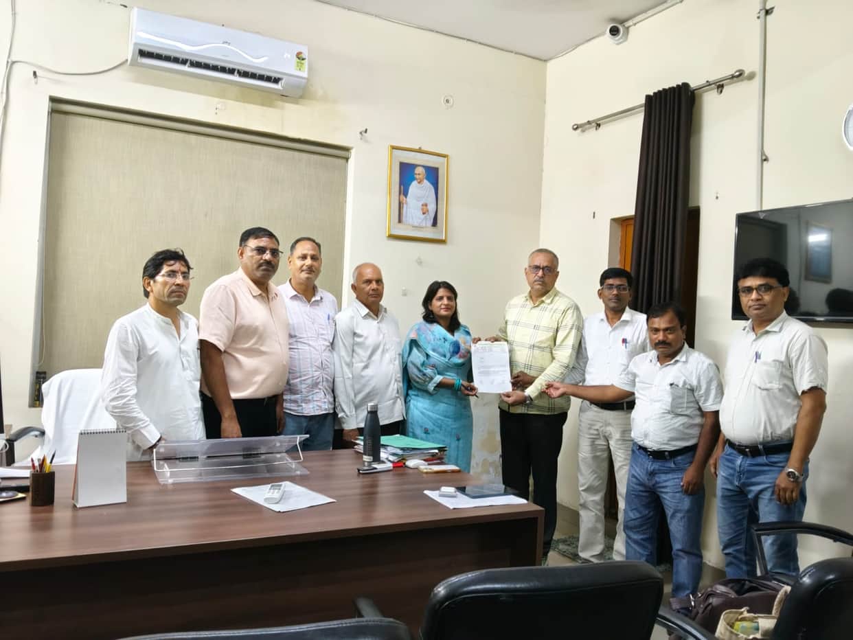 Secondary teachers submitted a memorandum regarding 21-point demands.