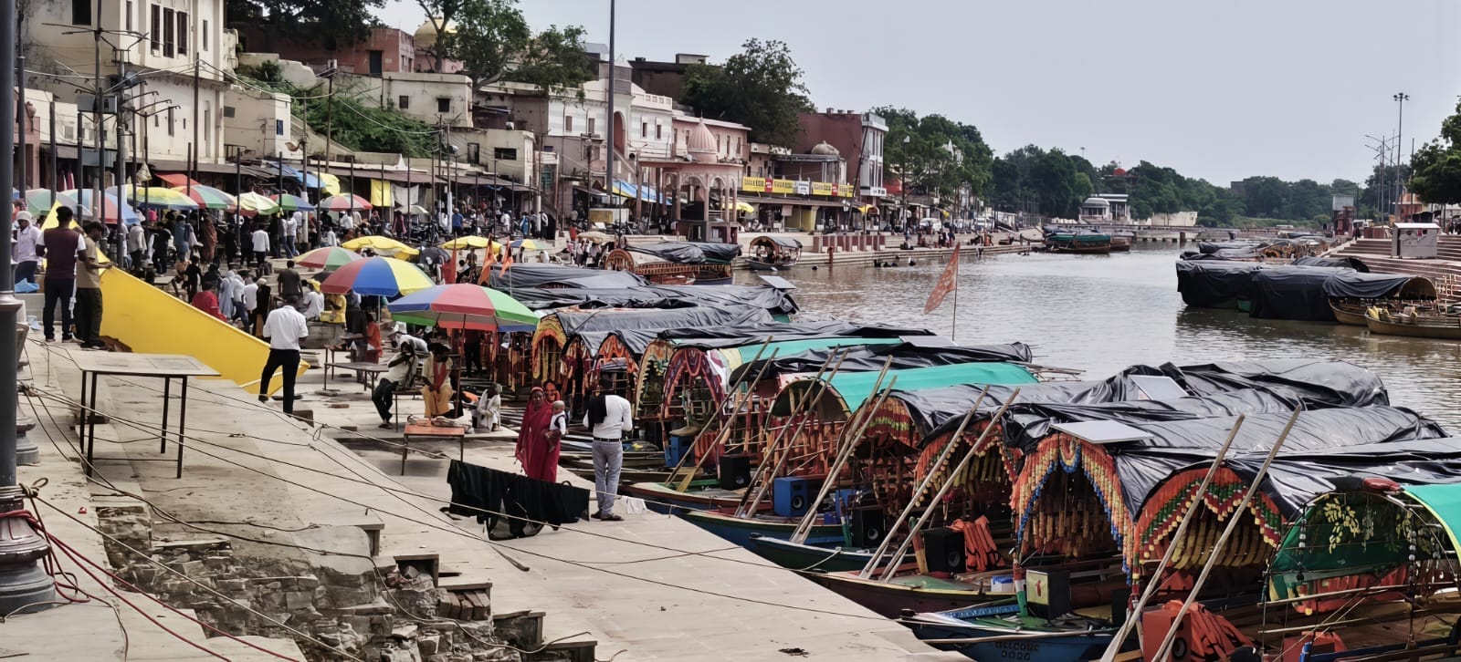 Encroachment near Mattagajendra Nath Temple; devotees inconvenienced by boats at the ghats.