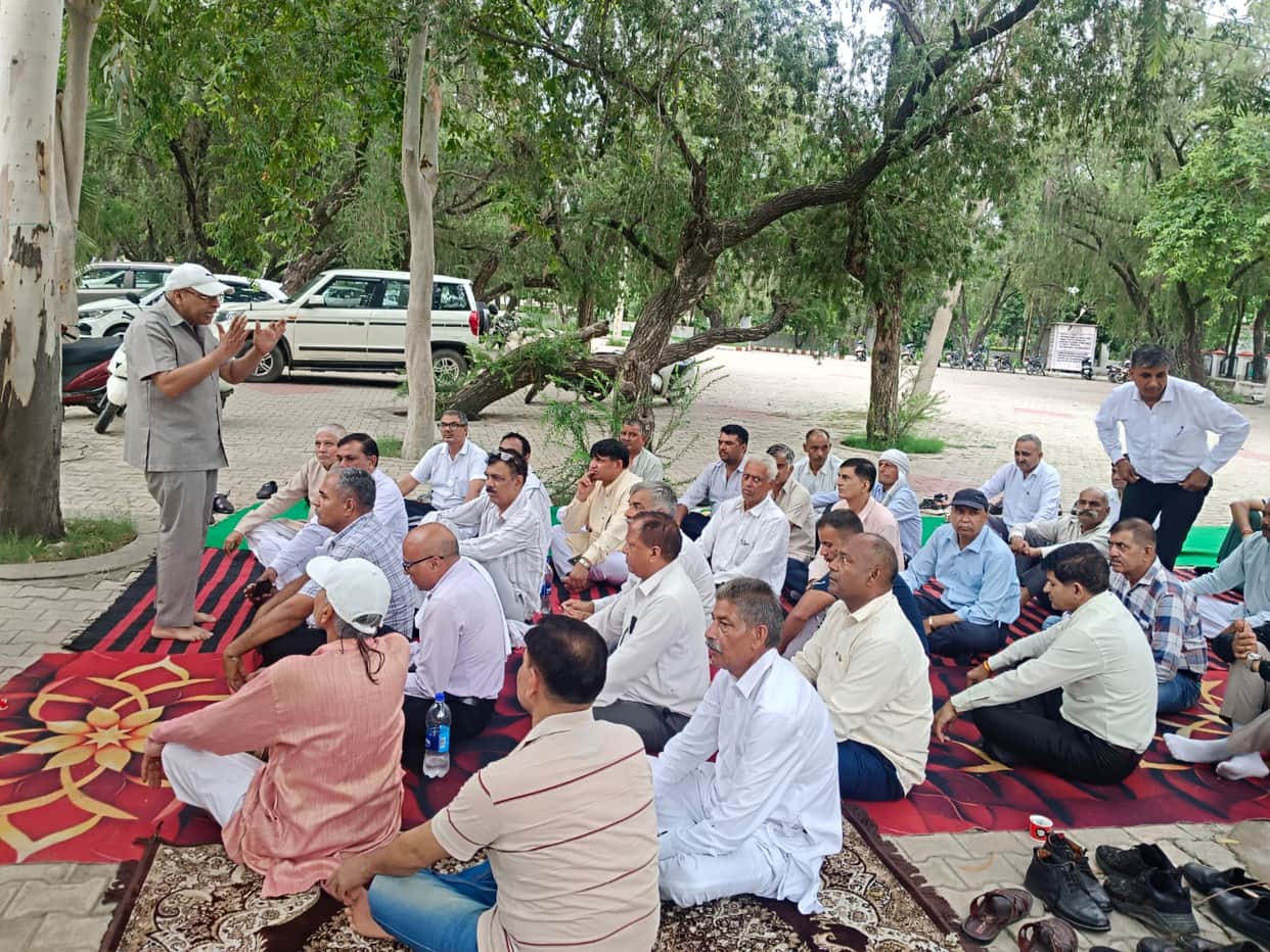 Will lay siege to the Tourism Minister's residence if demands are not met.