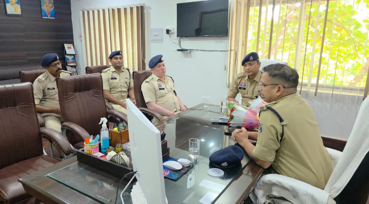आज मंगलवार को नए एसपी ने जिले का पदभार लिया है