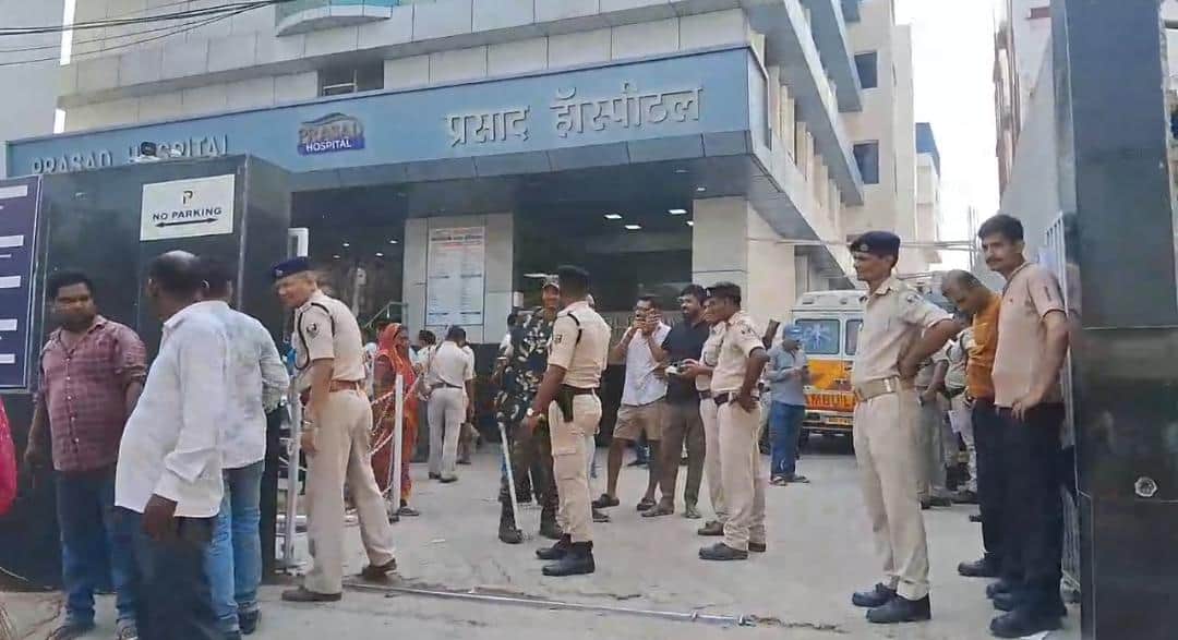अग्निकांड के बाद खुला प्रसाद अस्पताल