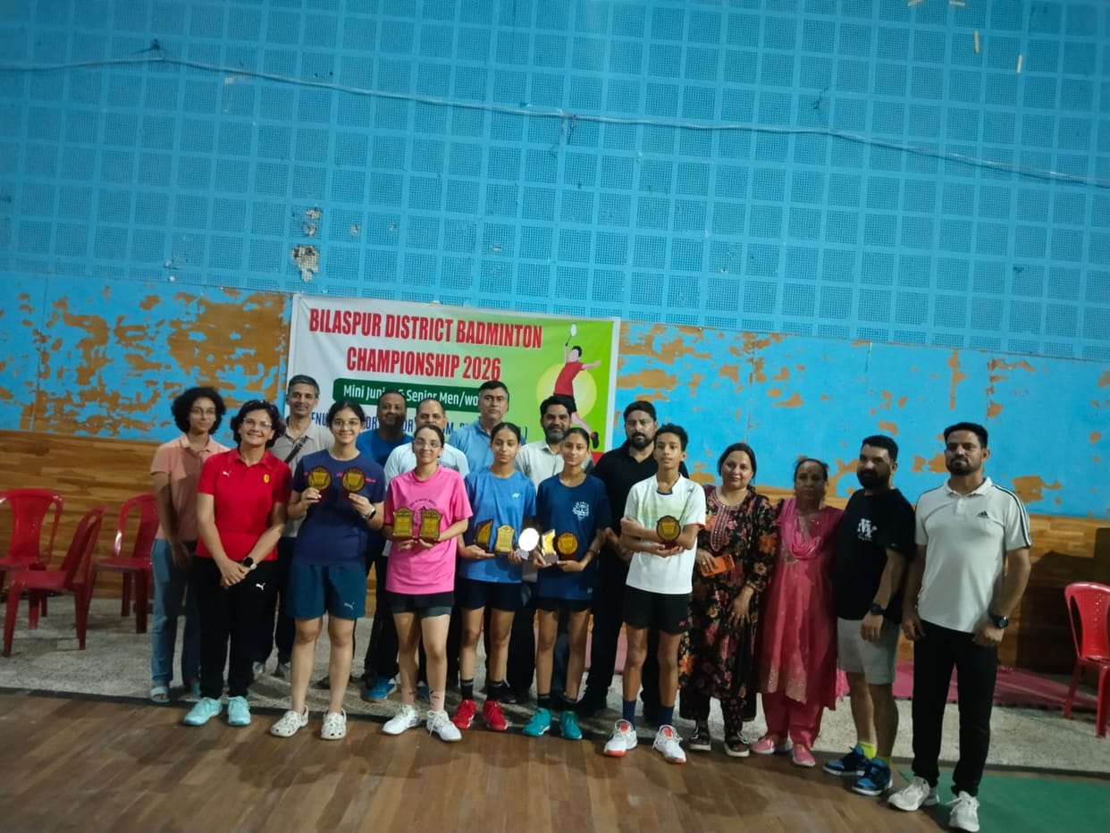 Harshit, Medha, and Shavya won the badminton title.