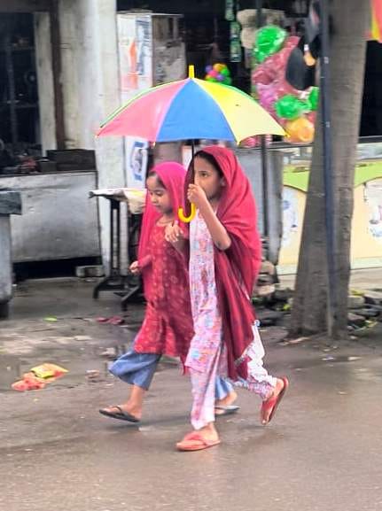 Humid until afternoon, followed by a drop in temperature due to rain.