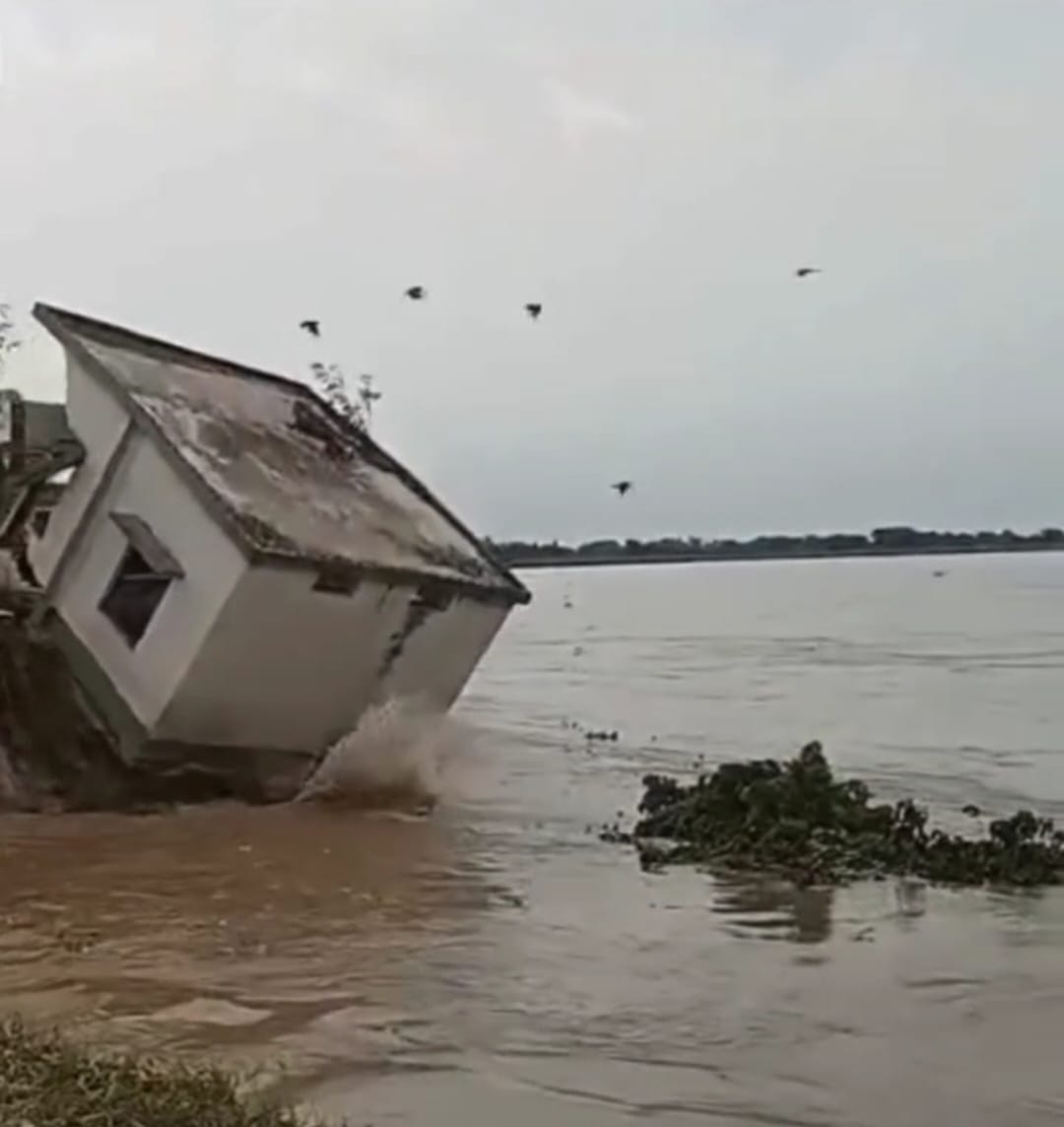 A large part of the primary school was submerged in the Saryu River.