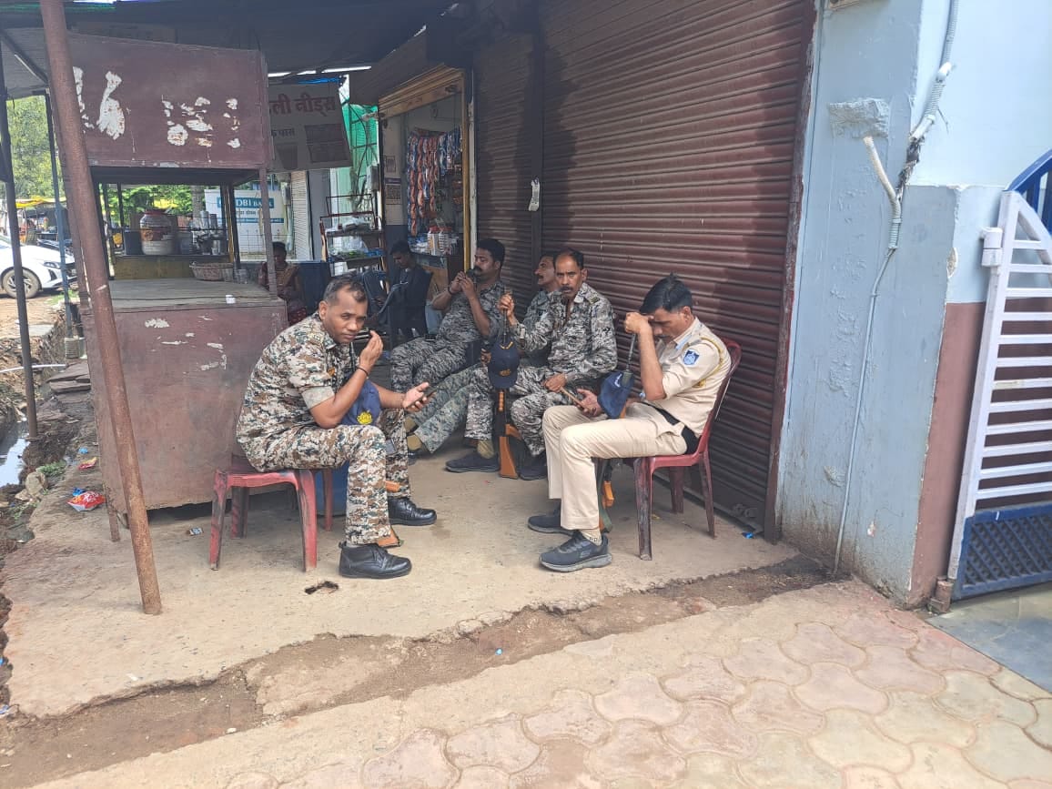 Dispute outside the hotel, police reserve from three districts