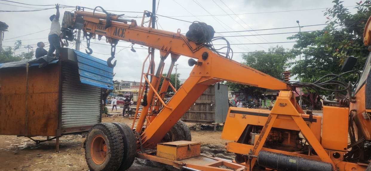 Anti-encroachment drive carried out in Ferozepur Jhirka.