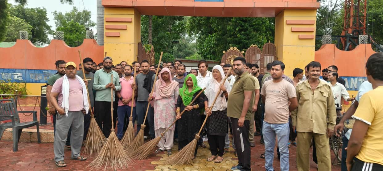 Sanitation workers have not received their honorarium for two months and have surrounded the Cantonment Board office.