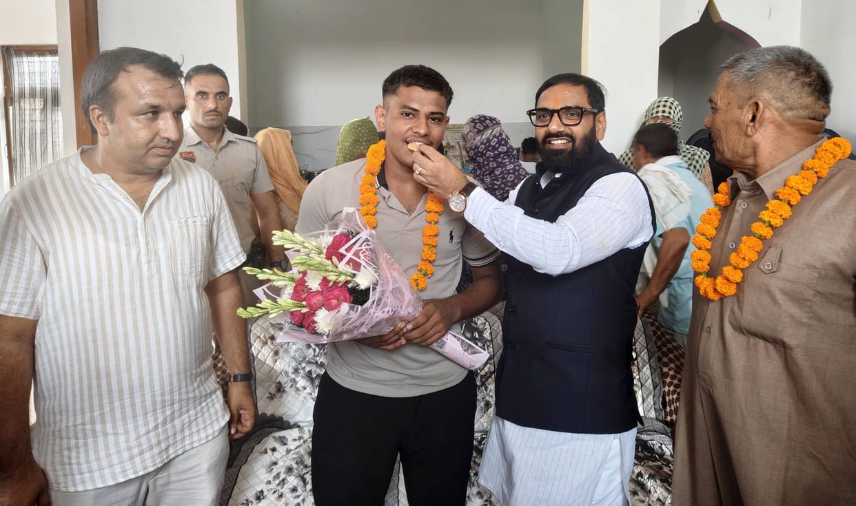 MLA honored NEET pass students