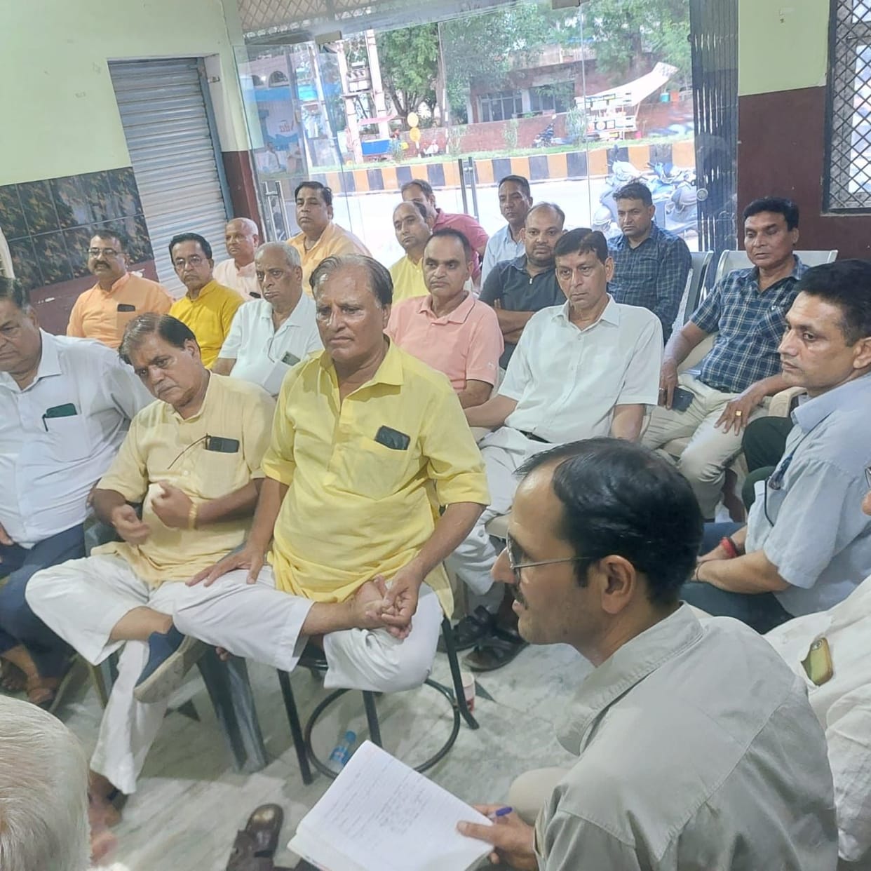 The committee handed over the responsibilities of the Gyan Satsang.