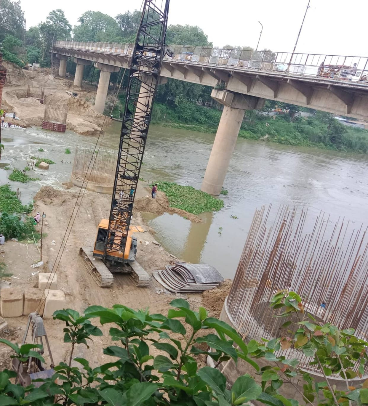 Rising water level of the Gomti slows down traffic at Golaghat Bridge