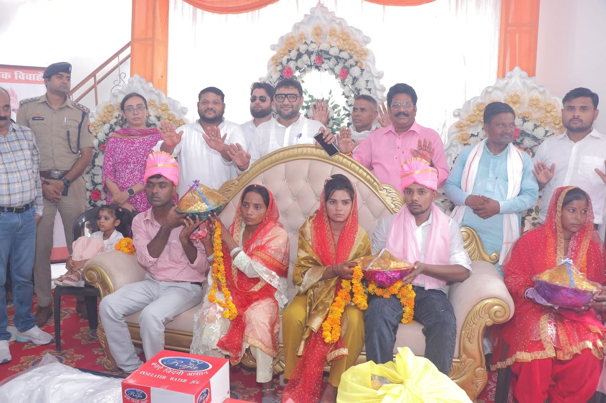 139 couples joined hands in Jaitipur and Jalalabad.