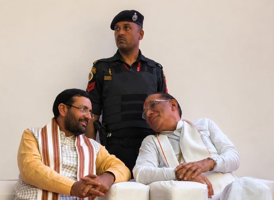 Brahmachari, President of the Jayaram Sanstha, met the Chief Minister.