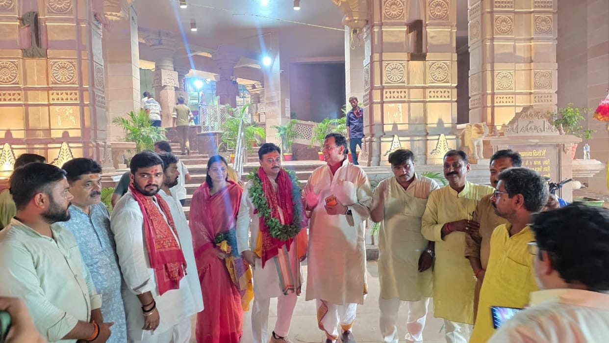 West Bengal Minister Umesh Rai paid obeisance at the Maa Vindhyavasini shrine.