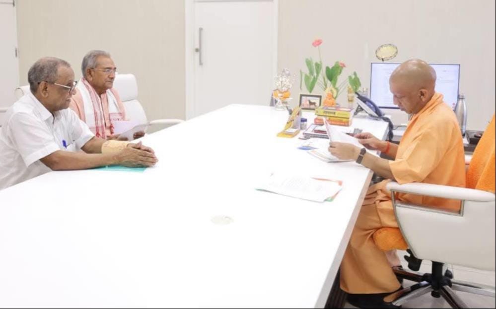 A memorandum was submitted to the Chief Minister regarding the construction of poor-quality roads.
