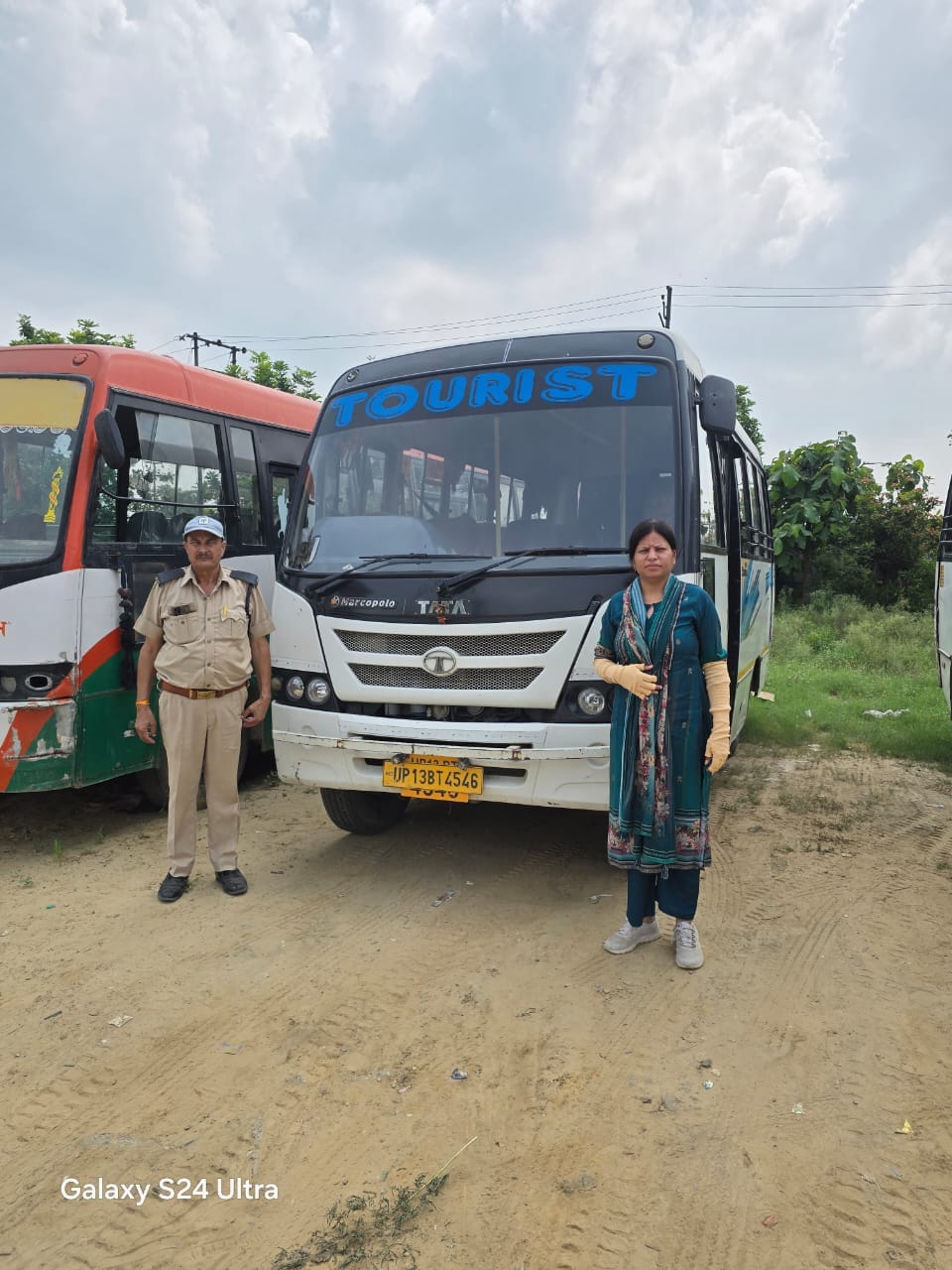Two mini-buses impounded, challans issued to two others.