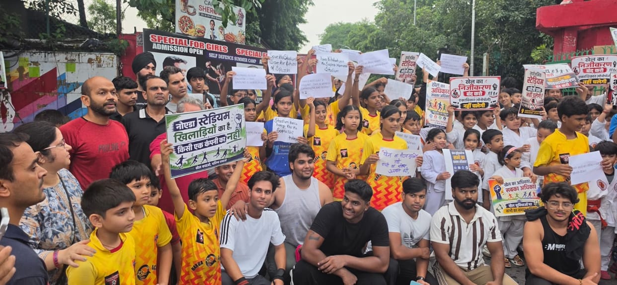 Noida athletes take a stand against privatization.