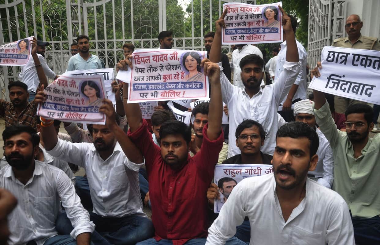 Students' protest against opposition leaders in Lucknow.