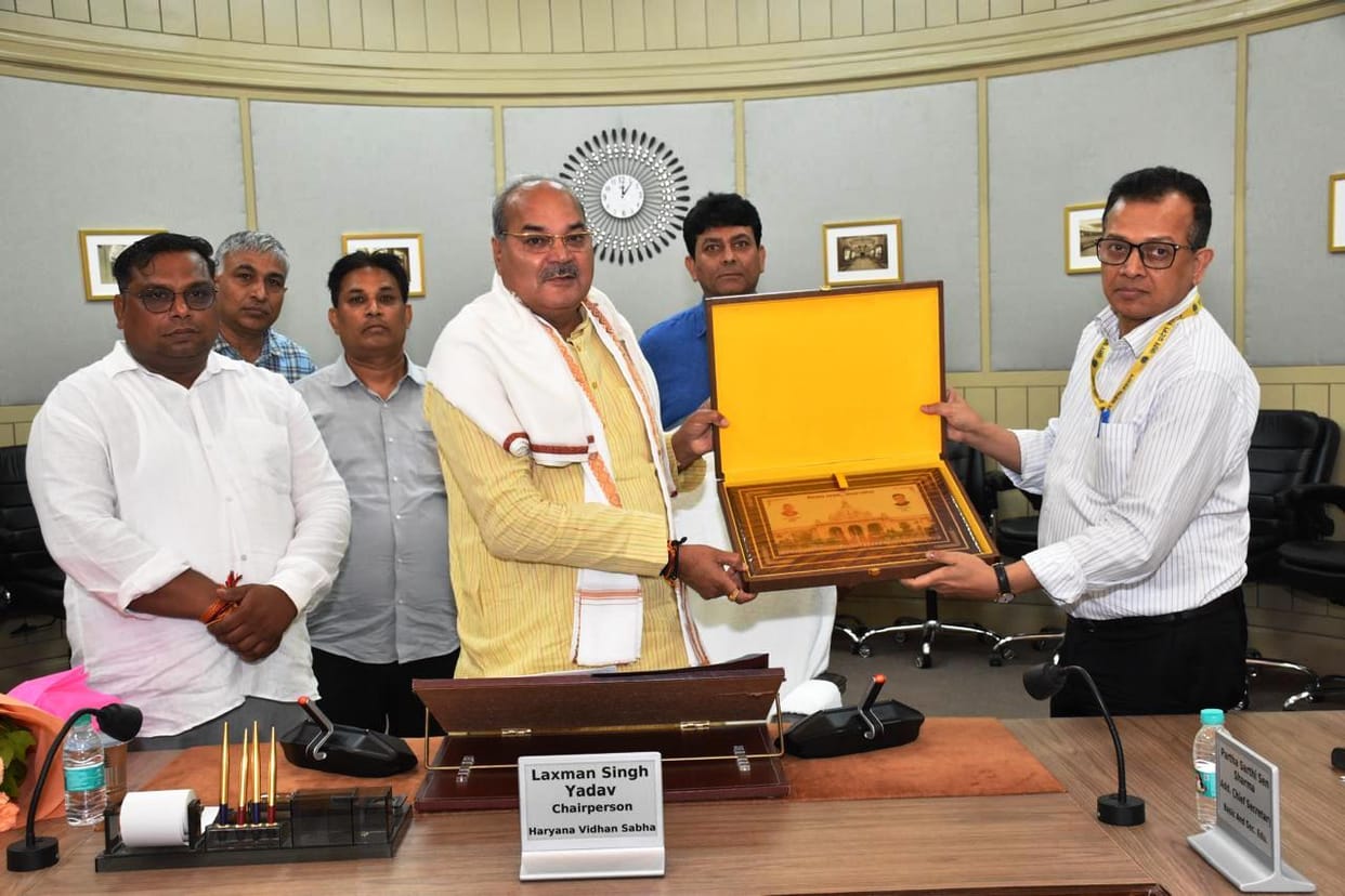 The Education Committee of the Haryana Legislative Assembly studied the education system of the UP Legislative Assembly.