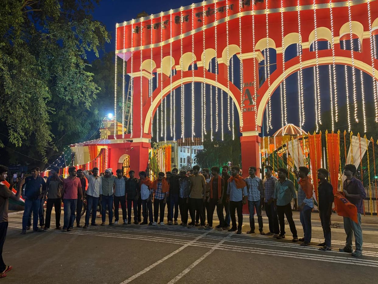 ABVP protests after convocation, opposes house arrest