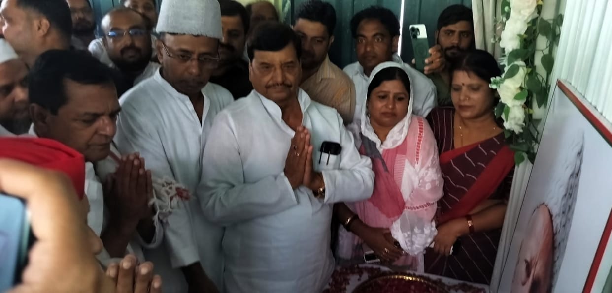 If the bulldozer is run on Johar University, SP will not tolerate it: Shivpal Yadav