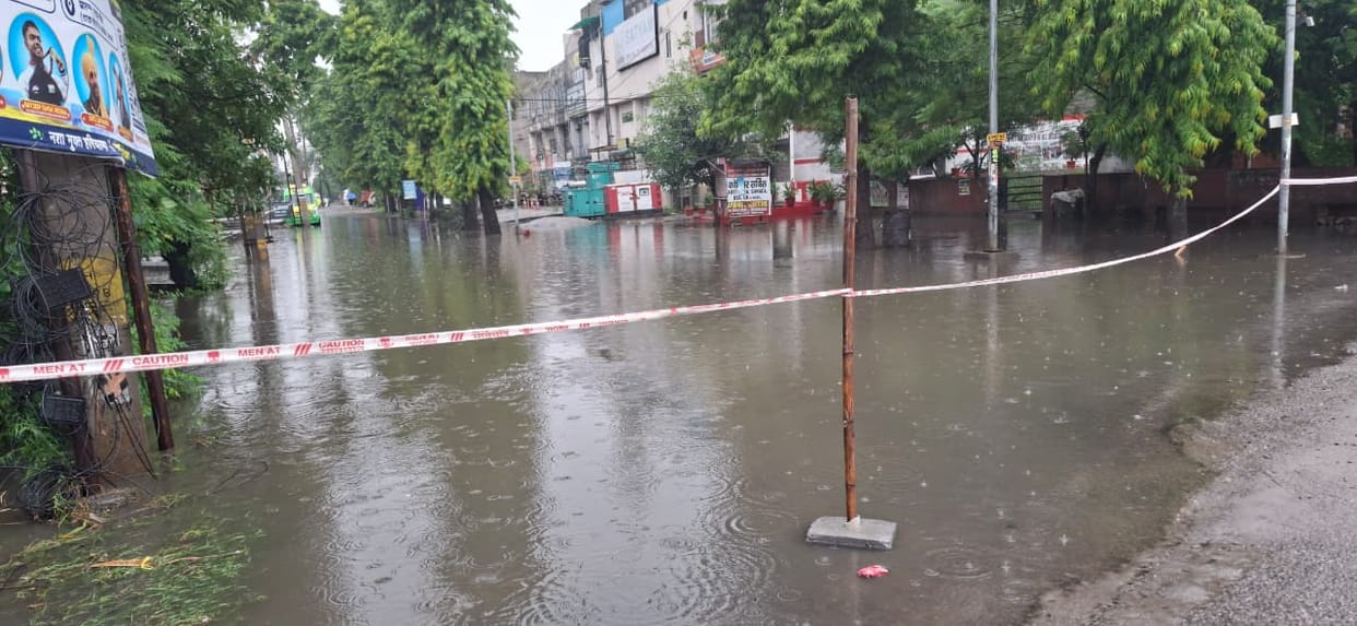 Roads submerged after five hours of rain; water receded in four hours