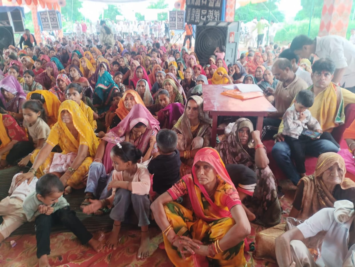 The story of May village describes the friendship of Krishna and Sudama.