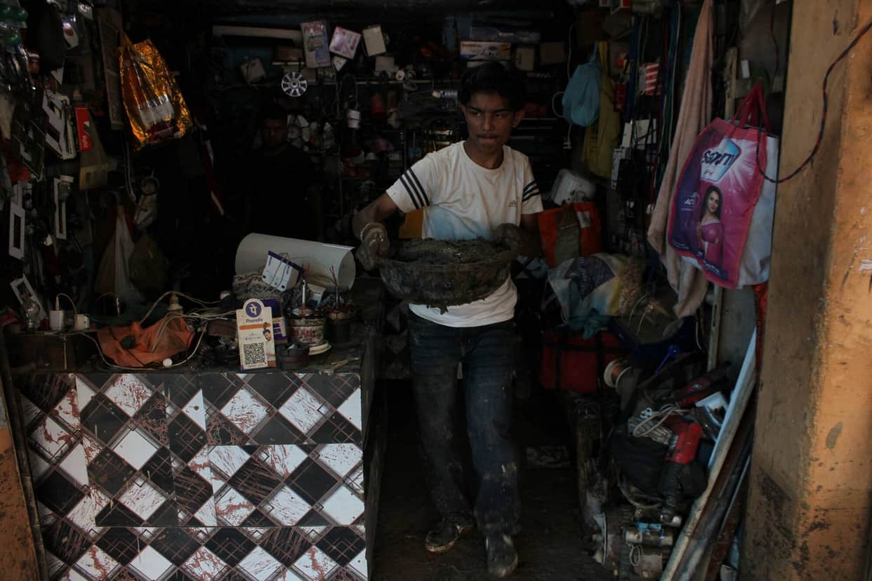 Sultanpur battles to save homes amidst knee-deep mud.
