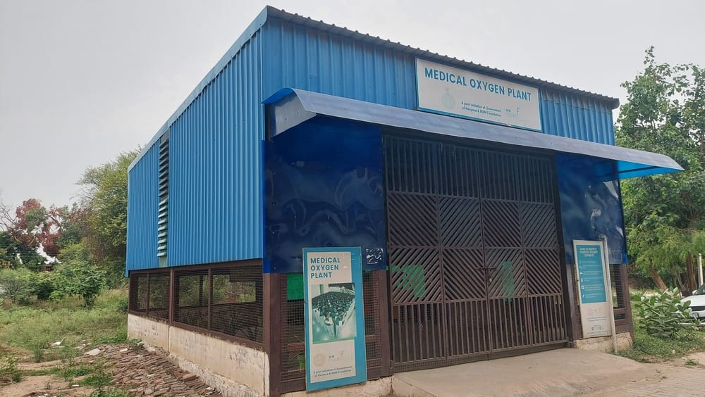 Crores spent, yet oxygen plant remains closed, patients rely on cylinders for survival