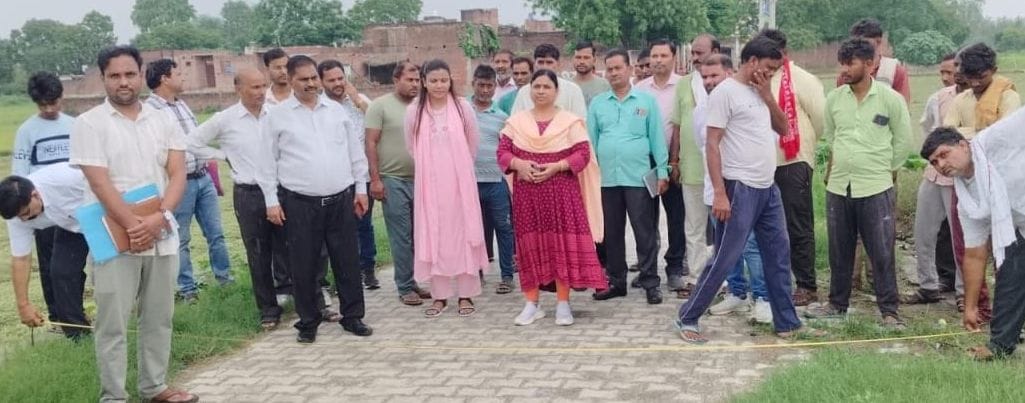 Allegations of payment irregularities; team arrives for investigation.
