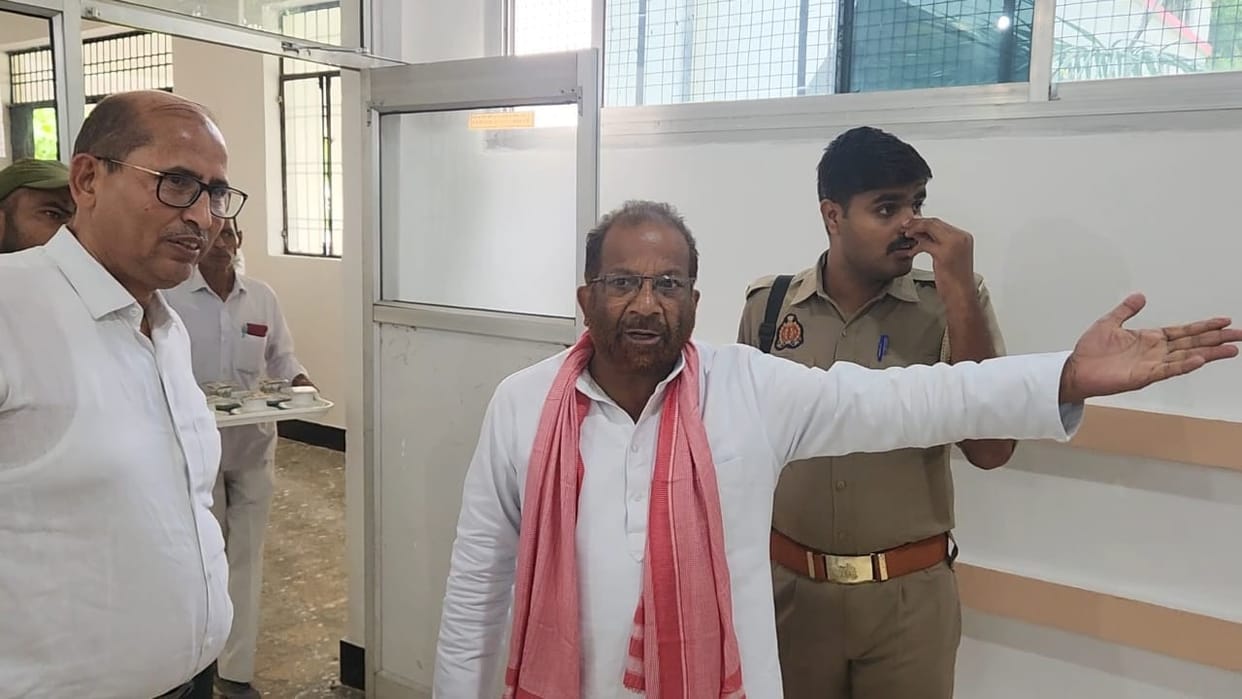 Allegation: SP MLA Beg subjected to rude behavior for raising students' issue before the Minister-in-charge.