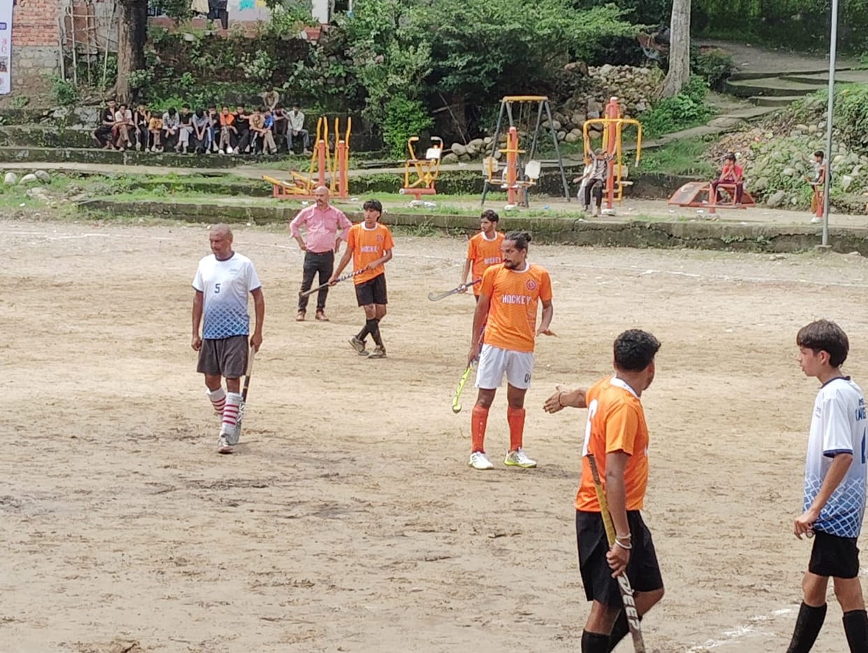 JMV and Dadhamb emerge as hockey winners.