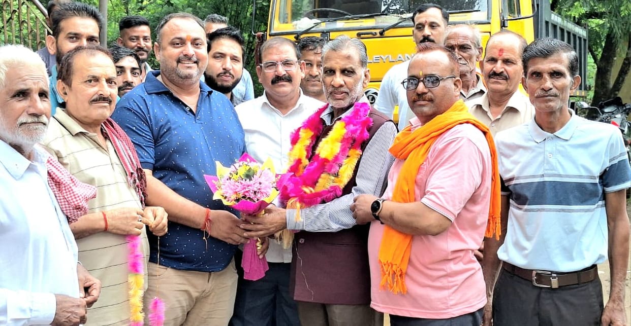 BJP MLA interacts with party workers in Jhandutta.