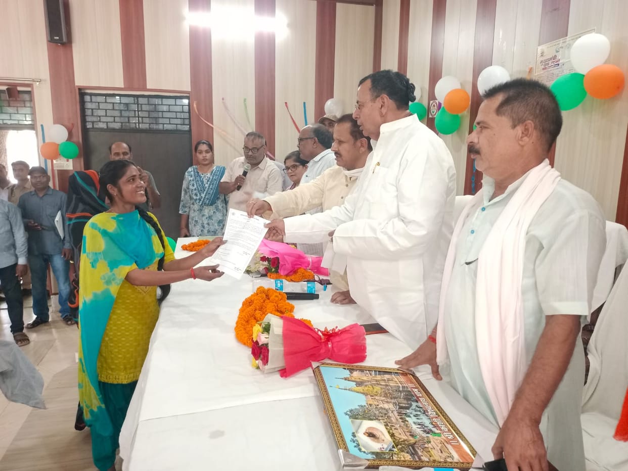 31 Anganwadi helpers received appointment letters; one letter was withheld following a complaint.