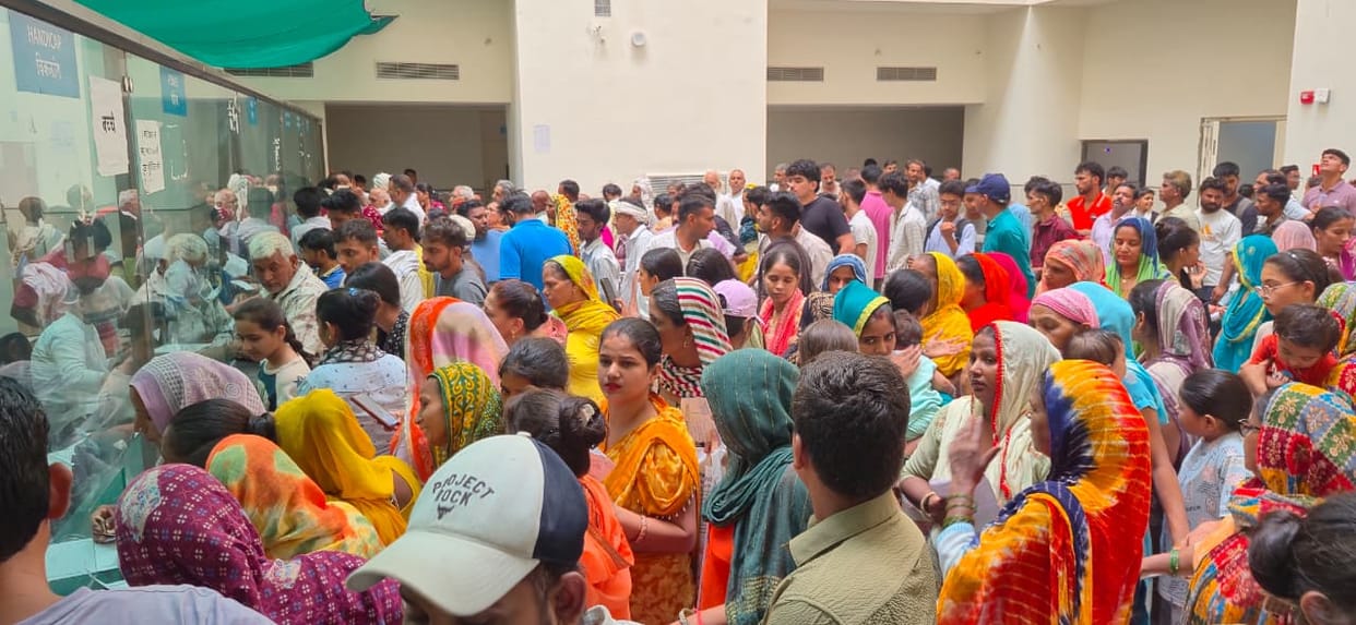 Queue for registration slips slows down the pace of treatment.