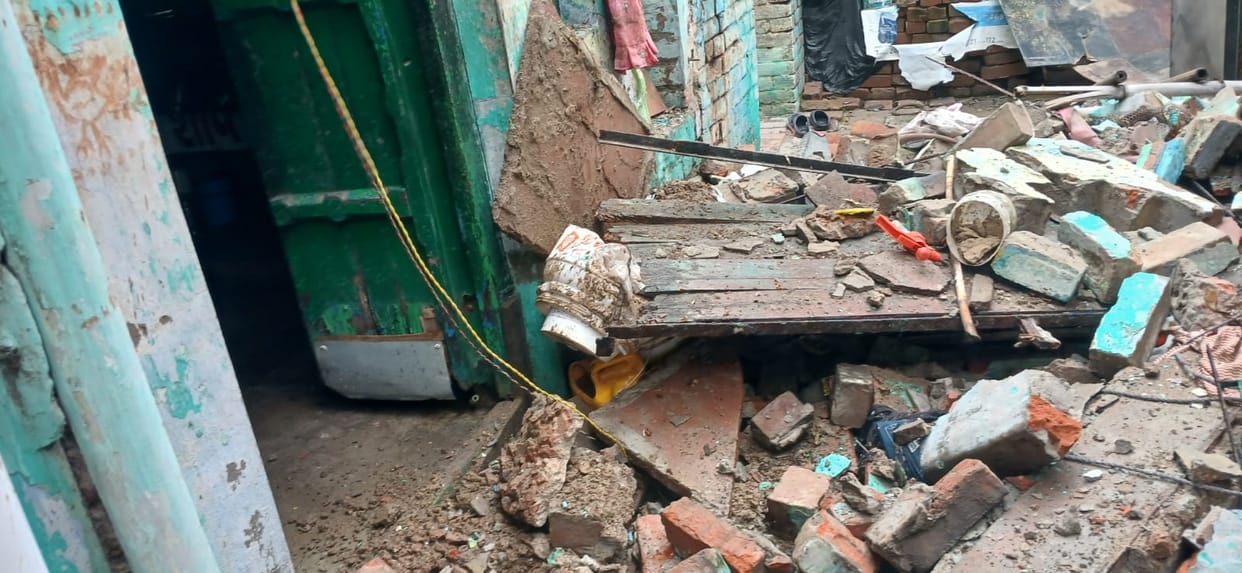 Rain increases risk to dilapidated buildings; houses and balconies collapse in two locations