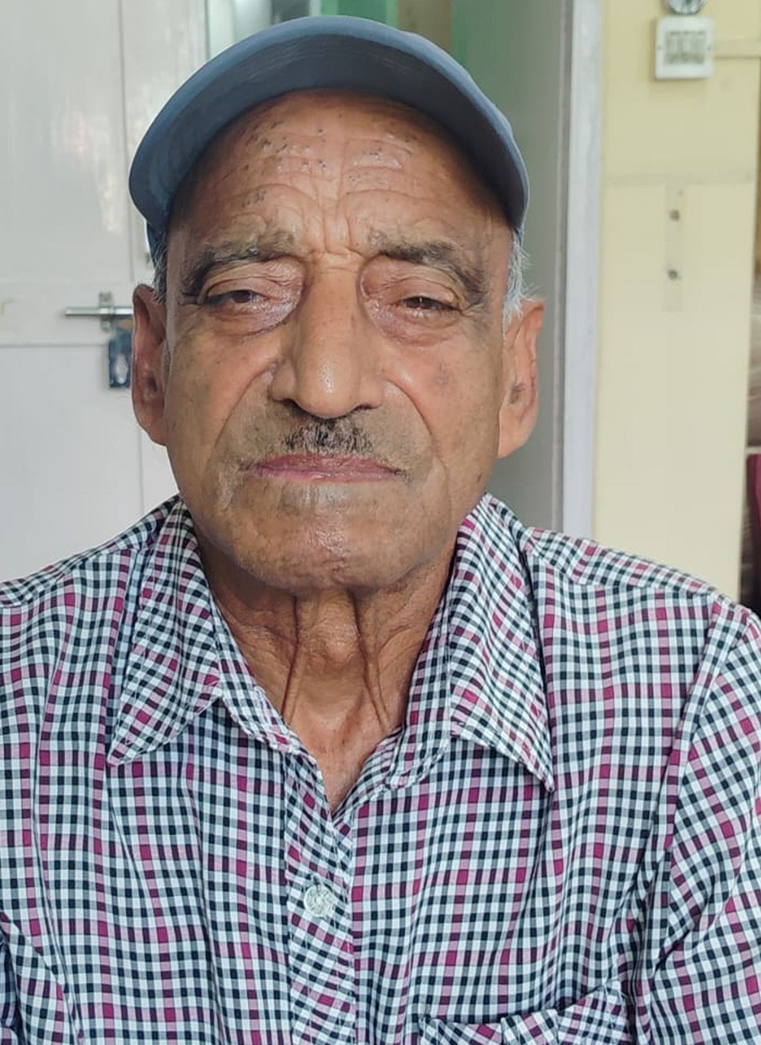 प्रसिद्ध समाज सेवी एचआर वर्मा। संवाद