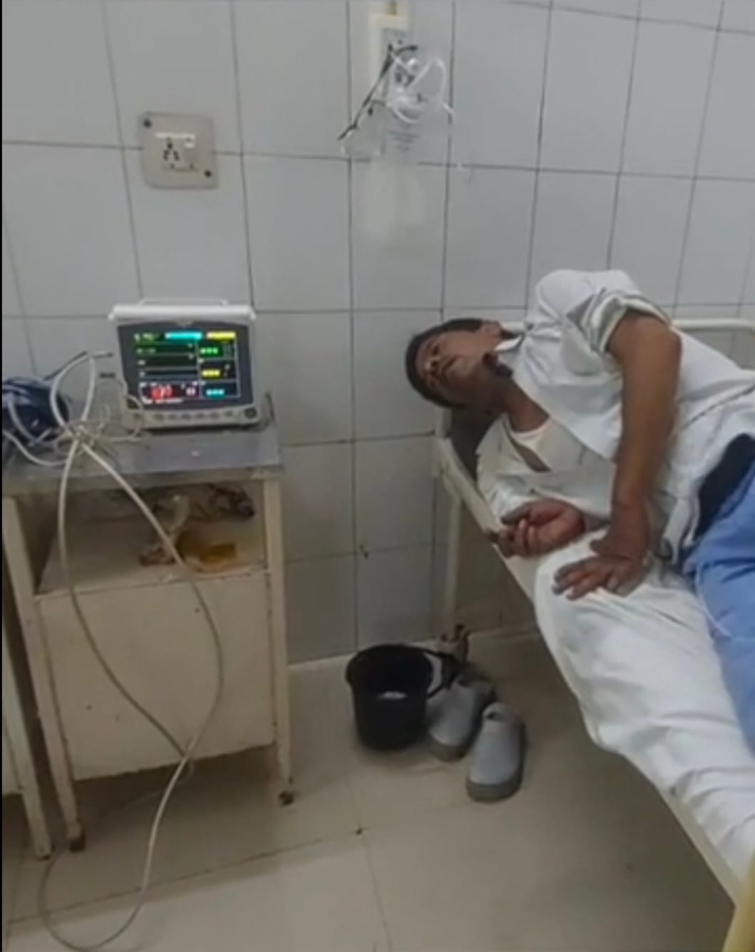 पटवारी ने एसडीएम कार्यालय में खाया जहर