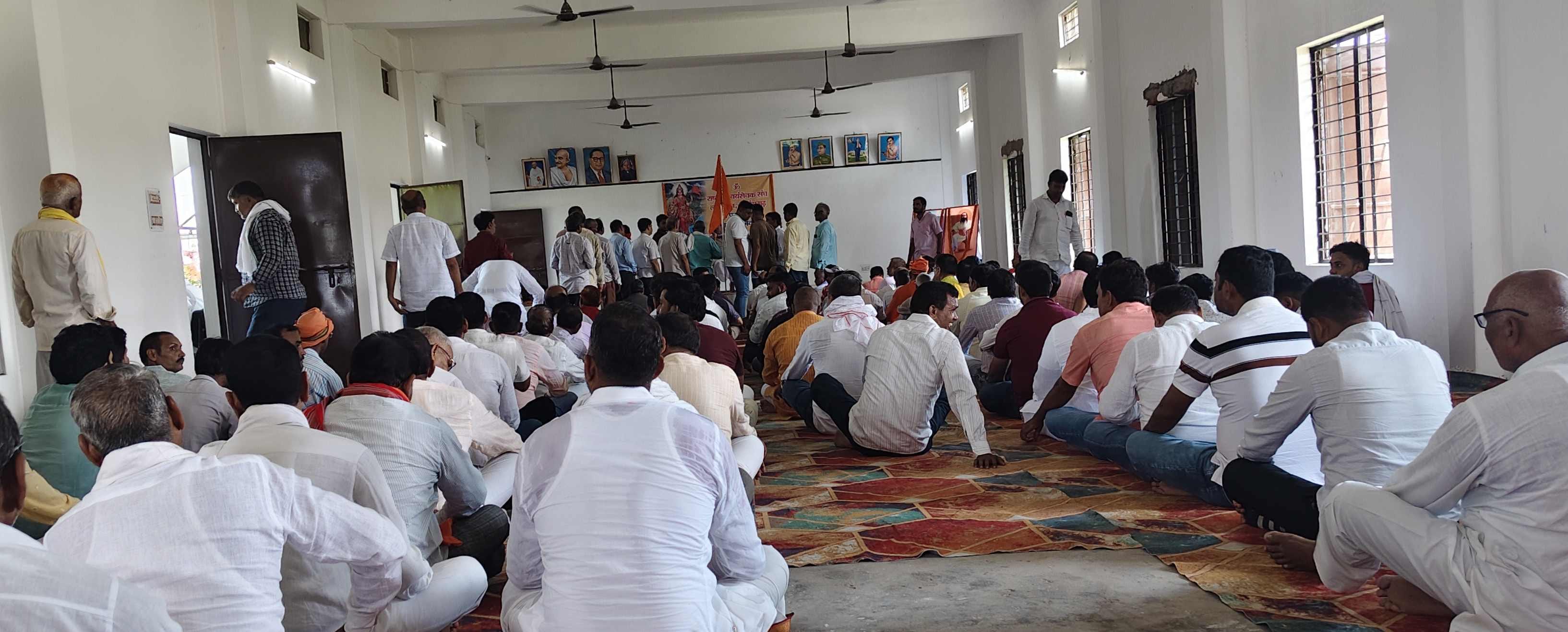 राष्ट्रीय स्वयंसेवक संघ द्वारा जिवली गांव स्थित सहजानंद स्नातकोत्तर महाविद्यालय परिसर में गुरुद