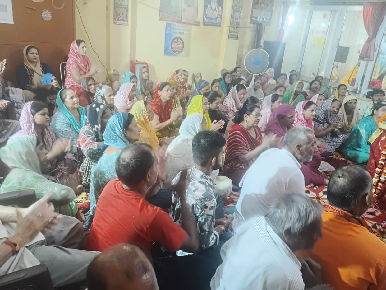 Divine grace is attained through selfless devotion: Shukla