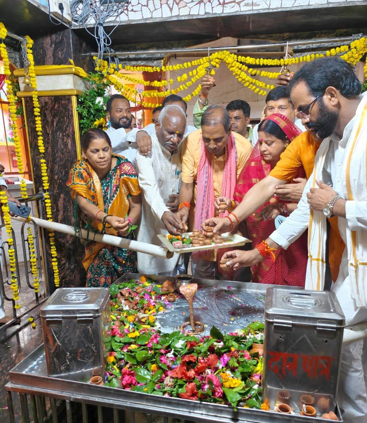 Chants of 'Jai Shri Ram' echoed during the Sundarkand recitation and Bhajan evening.