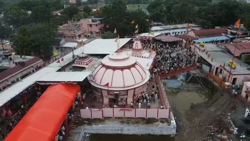 श्री दादाजी दरबार दर्शन करने उमड़े लाखों भक्त