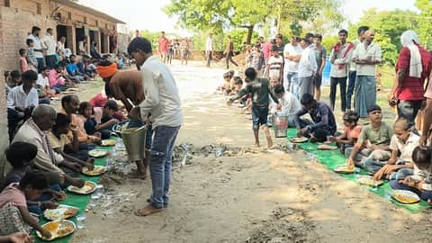 Five thousand people partook of the *prasad* at the community feast.