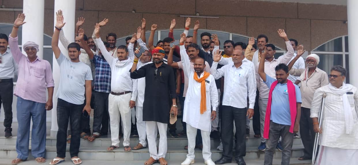 Farmers protest over power and irrigation crisis; memorandum submitted to District Magistrate