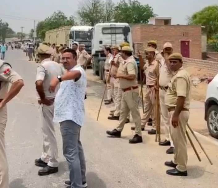 प्रशासन का बुलडोजर
