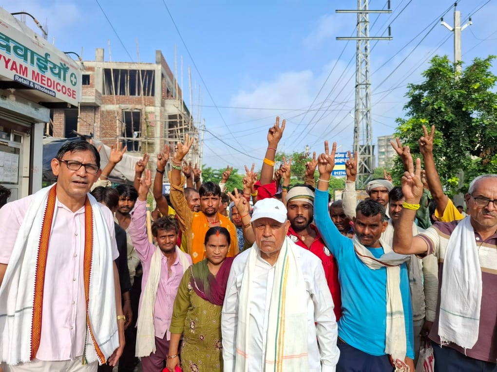 Daily wage laborers express concern over housing, employment, and inflation; seek special facilities.