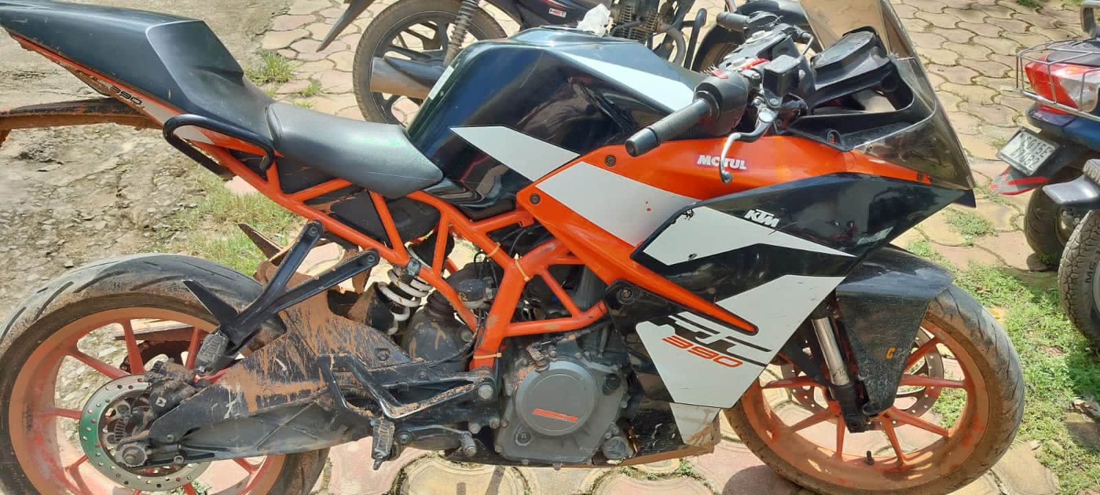 चोरी की हुई बाइक