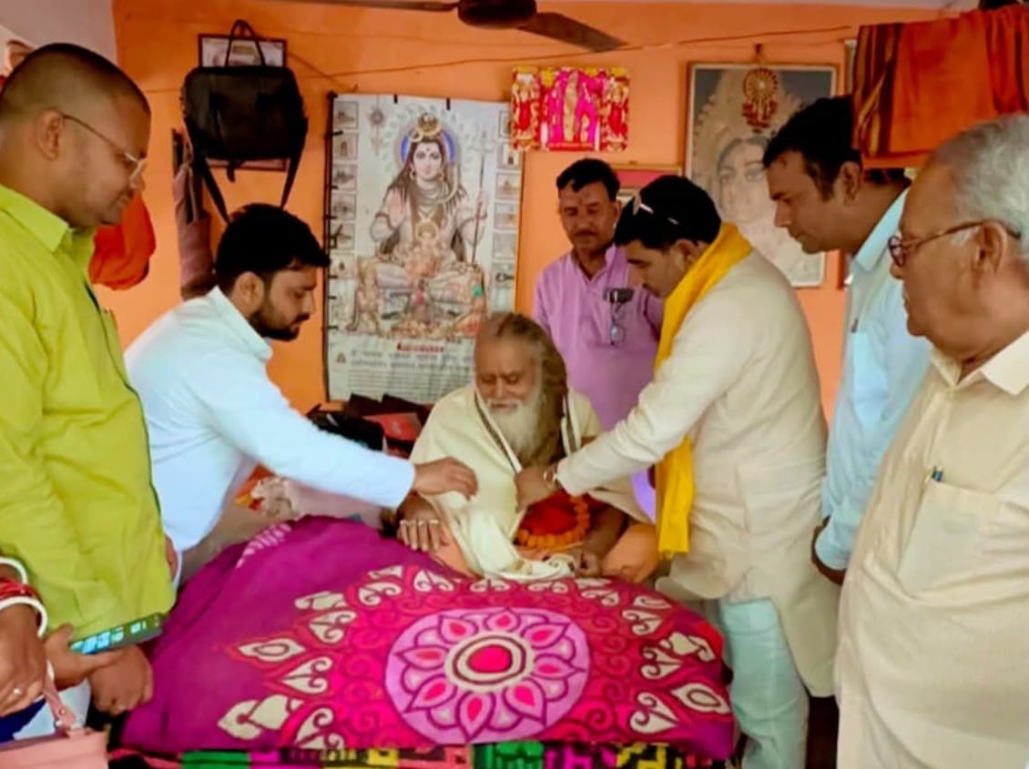 BJP's state minister Sahajanand Rai honored the saints