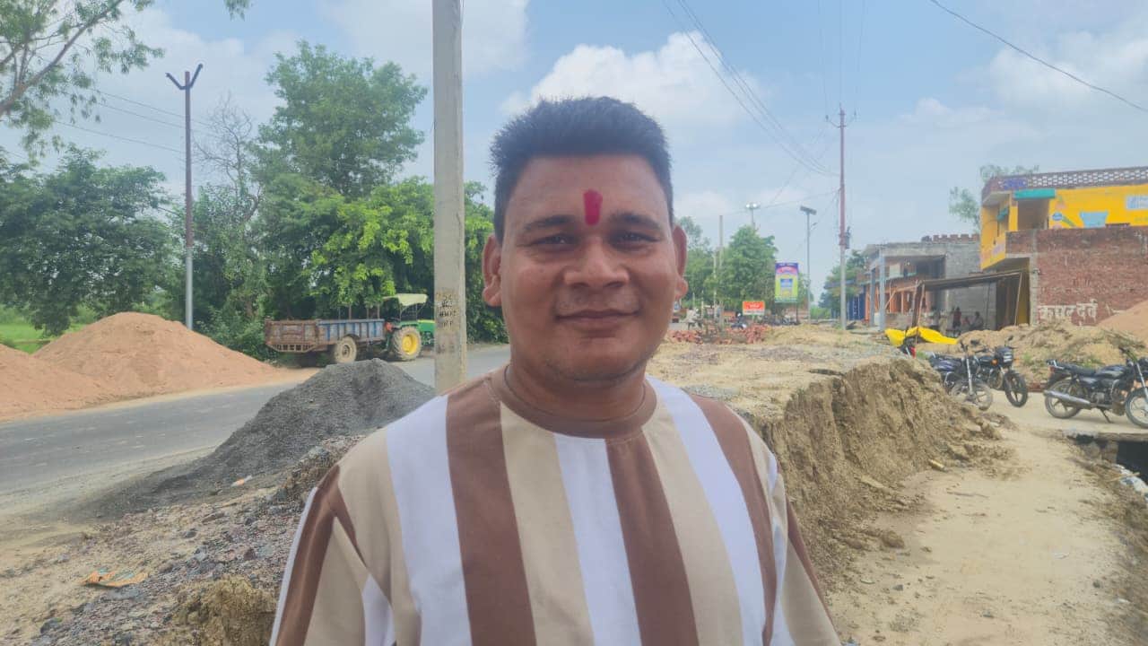फोटो-10 दुकानदार अमन राजावत। संवाद